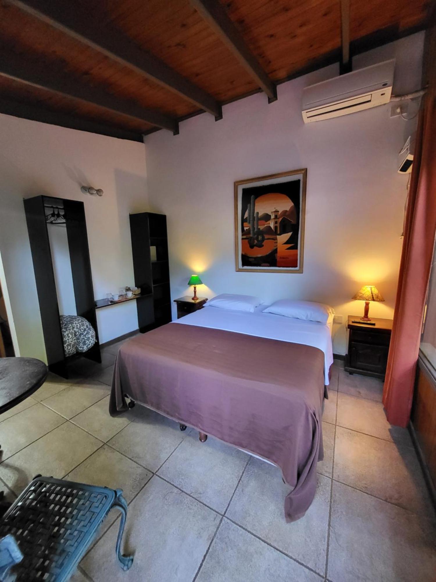Hotel económico Si Mi Capitán - Cabañas&habitaciones Puerto Iguazú