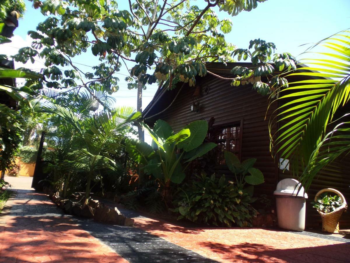 Hotel económico Si Mi Capitán - Cabañas&habitaciones Puerto Iguazú
